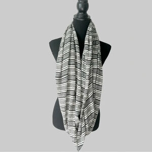 Club Monaco Alpaca Wool Blend Italian Yarn Soft Striped Infinity Scarf